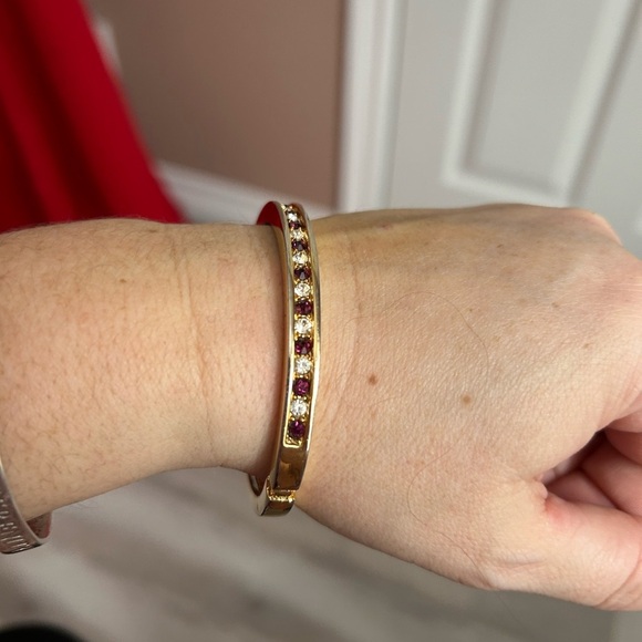 4/$50 Elegant Gold and Red Gemstone Bracelet 7 inches 💜 - Picture 3 of 8